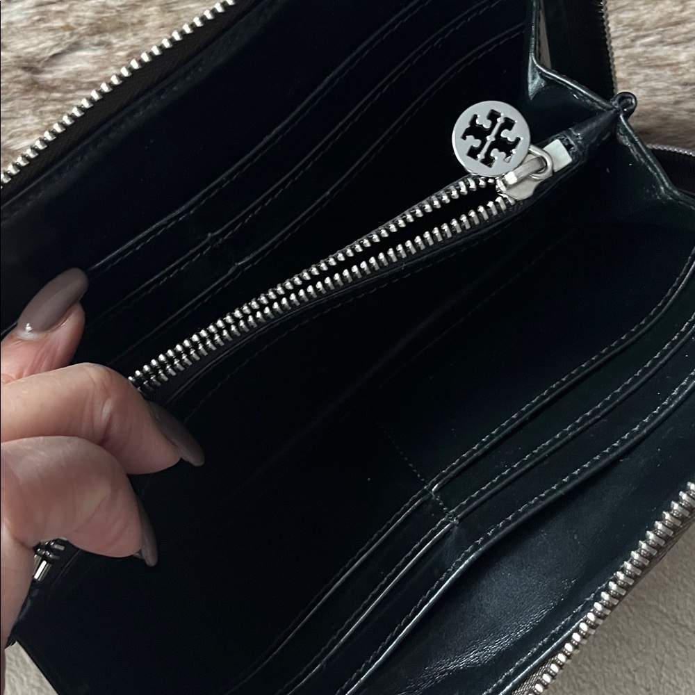Tory Burch Black and Brown Snakeskin Wallet. very good condition - Picture 3 of 7
